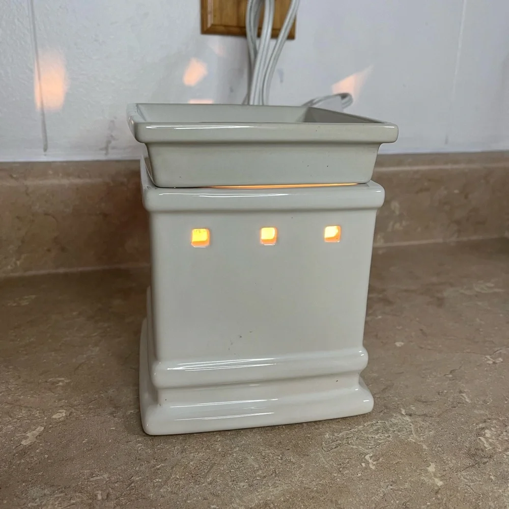 Scentsy Square White Wax Warmer